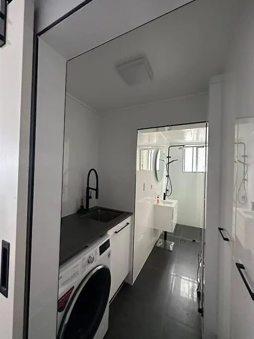 Gough House - Hosted By Burleigh Letting Apartment Gold Coast